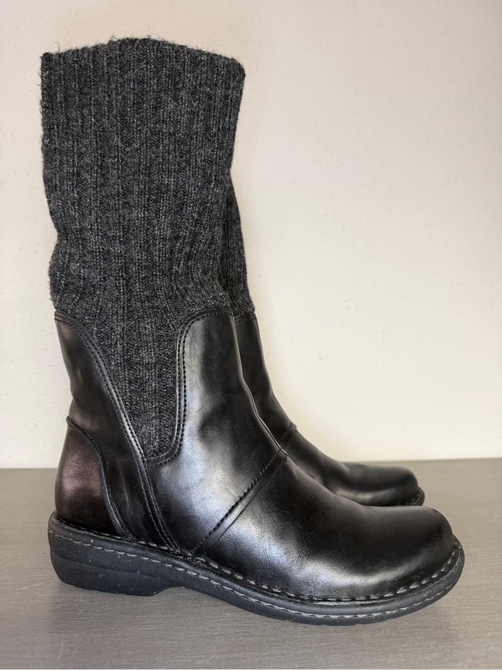 Clarks Black Leather Grey Knit Fold Over Mid Calf Boots Women's Size 8M